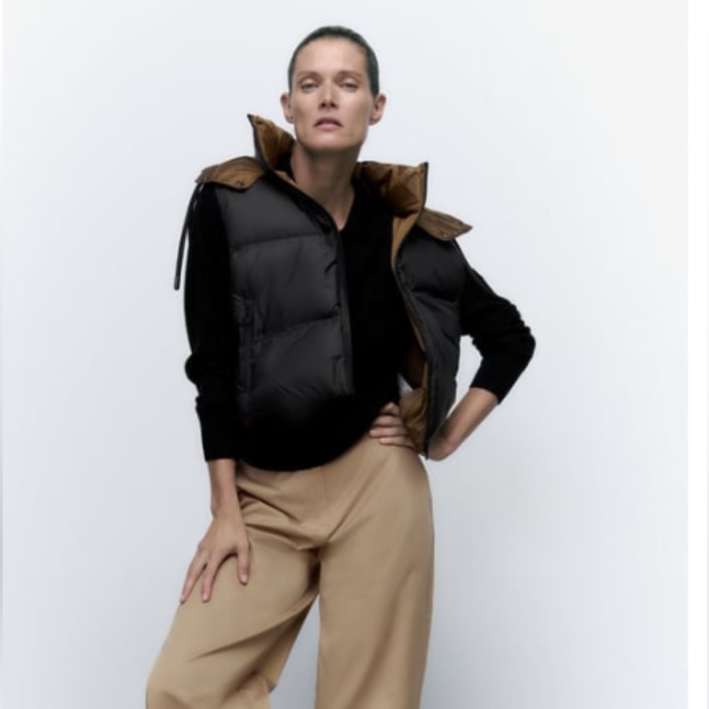HOODED PADDED VESTBLACK